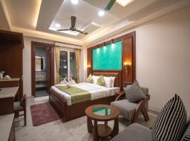Holy Shivana Boutique Hotel Rishikesh, hotel dicht bij: Luchthaven Dehradun (Jolly Grant) - DED, Rishikesh