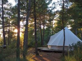 Forest Days, hotel din Navés