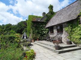 Tarr Farm Inn, hotel with parking in  Liscombe