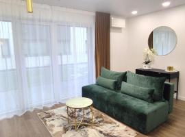 NEW Apartment J22, Free Private Parking, Terrace, Self Check-in, khách sạn gia đình ở Kaunas