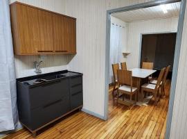 Casa aconchegante - compartilhada, hotel v destinaci Cascavel