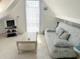 Appartement Mansardé avec Garage au Centre de Perros-Guirec - FR-1-368-340