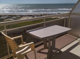 메를리몽에 위치한 호텔 Appartement cosy face mer avec balcon et parking privé - FR-1-672-13