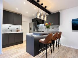 Flamingo Retreat with a Private Garden，位于托基的酒店