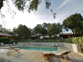 G&icirc;tes "Les Cabanes de Carelle" entre Camargue et C&eacute;vennes