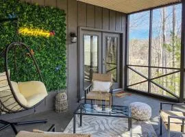 Cozy Mountain Home at Rumbling Bald Resort!