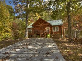 New - Campbells Cozy Cabin With Fire Pit, villa sa Turtletown