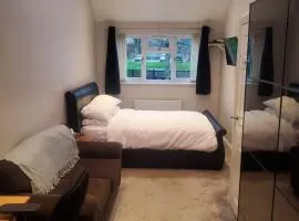 Large Kingsize ensuite in Kingswood, Bristol, BS15