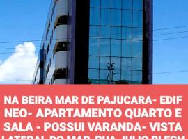 NA BEIRA MAR DE PAJUCARA- EDIF NEO- APARTAMENTO QUARTO E SALA - POSSUI VARANDA- VISTA LATERAL DO MAR-RUA JULIO PLECH FILHO 60 ESQUINA COM AVENIDA DOUTOR ANTONIO GOUVEIA - CONSUMO ELETRICO &Eacute; PAGO No CKECK-OUT - 1 KWH &Eacute; 1,35 REIAS - TEM TELA DE PROTE&Ccedil;&Atilde;O
