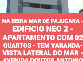 NA BEIRA MAR DE PAJUCARA - EDIFICIO NEO 2 - APARTAMENTO COM 02 QUARTOS - TEM VARANDA- VISTA LATERAL DO MAR - AVENIDA DOUTOR ANTONIO GOUVEIA 1081- CONSUMO ELETRICO É PAGO No CKECK-OUT 1KWH É 1,35 REIAS, serviced apartment in Maceió