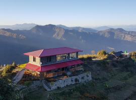 The Rosly Estate, Bed & Breakfast in Kanatal