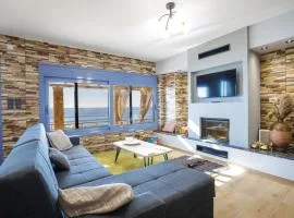 Maritinas Stone House & Apartment On The Beach