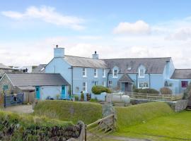 Puffin Cottage, hotel with parking in Abereiddy