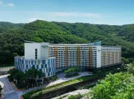 Jeongseon Mayhills Resort