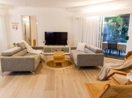 Coolum Sands Beachside Apartment, allotjament vacacional a Coolum Beach