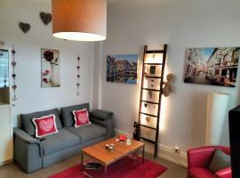 Coeur d'Elsass "RAPP"appartement avec parking, хотел близо до ЖП гара Colmar, Колмар