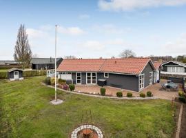 4 Bedroom Awesome Home In Egernsund, hotel v destinaci Egernsund
