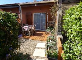 Pavillons 7 et 56 Narbonne Plage, holiday home sa Narbonne-Plage