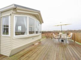 Mountain View Lodge, cottage in Holyhead