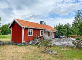 Beautiful Home In Vstervik With Wifi: Västervik şehrinde bir tatil evi