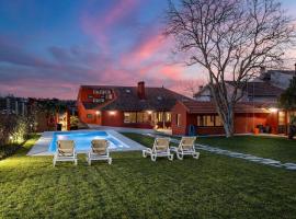 Casa dos Mortágua, hotel in Fermelã