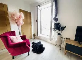 Modern Pet-Friendly Apartment in Cambridge with Garden & Parking