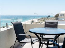 Cottesloe Beach View Apartments #11，柏斯的海濱度假屋