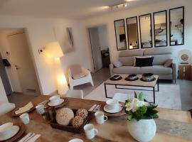 Le Knok'Koon Un cocon à Knokke avec garage et emplacement gratuits, hotell i Knokke-Heist