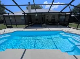 4-Bedroom Home with Heated pool in Navarre