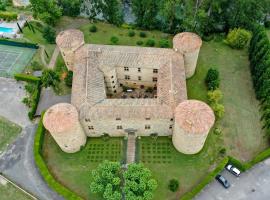 Château Des Ducs De Joyeuse, hotel in Couiza