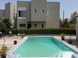 The White House Tujereng, hotel in Banjul