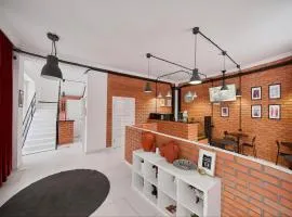 HANNAH INN - ex HELLO INN
