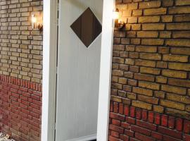 Rustige, zelfstandige studio- uitsluitend 1 persoon โรงแรมในDedemsvaart