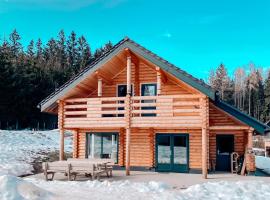 Pur Natur! Wandern und Skifahren - Trahütti Premium Lodges, hotel com estacionamento em Trahütten