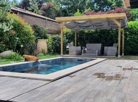 Small House with pool, maison de vacances à Bénesse-Maremne