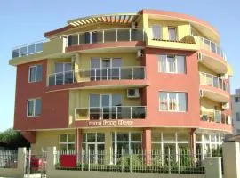 Sunny Flower Family Hotel