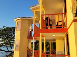 Cabañas y Restaurante Miss Elma, location près de la plage à Île de la Providence