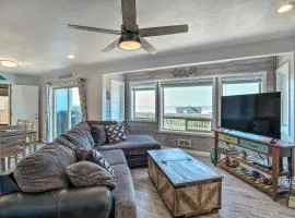 Gold Beach Home with Hot Tub, quarter Mi to Beach!