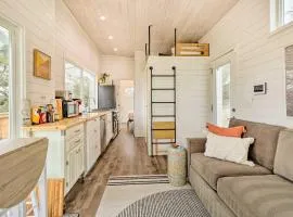 Updated Texas Tiny Home Rental on Lake Travis