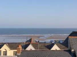 Seaward Apartment - Sea Views Village Centre