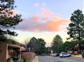 Pinecliff Village Resort, hotel di Ruidoso