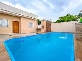 Casa em frente ao mar c lazer em Barra de São João