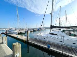 Quay & Sea View Spacious Modern Secure Parking, hotel cerca de Reserva Natural de la Isla de Brownsea, Poole