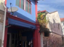 24 Seven B&B Mamasan, hotel em Kuching