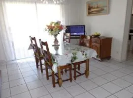 Appartement F3 avec garage et loggia, 4 couchages, proche Thermes et centre-ville, Amélie-les-Bains - FR-1-703-147