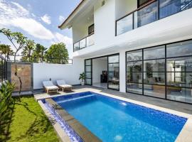 2BR Pool Villa Alba in Canggu, Rice field view, Hotel in Dalung