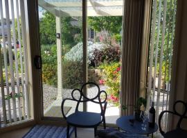 Blue Wren Retreat, guest house in Orange