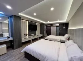 DiscoveryHome at Pratunam market