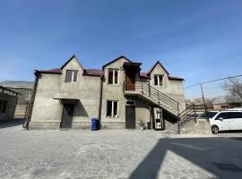 Noragyugh Guest House