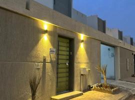 فيلا ثلاث طوابق وخمس غرف نوم, villa em Riyadh